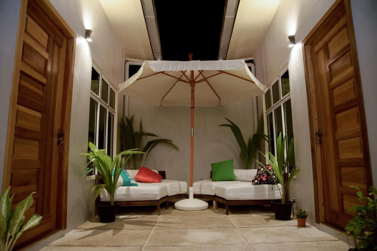 Escapism Maldives Hotel Feridhoo Exterior photo
